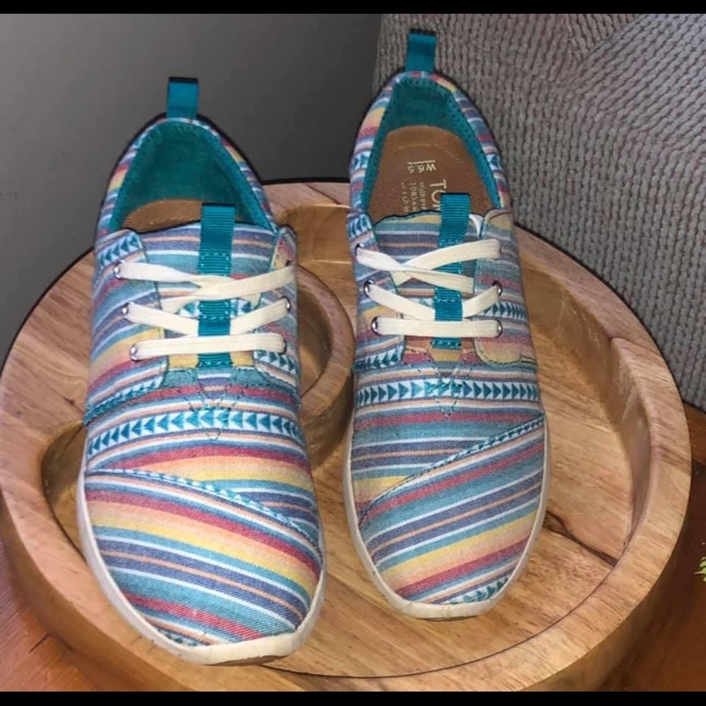 Women’s TOMS NIB SZ 6.5
